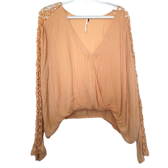 Free People Peach Crochet Sleeve High Low Women's Boho Top⭐⭐Sold - Picture 4 of 9